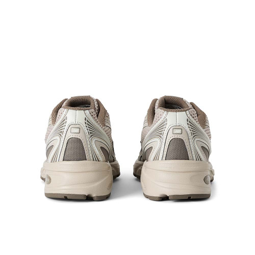 New Balance 740
